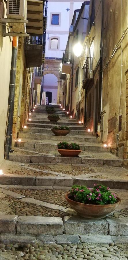 Familyholidays La Finestra Di Fronte Cefalù Exterior foto