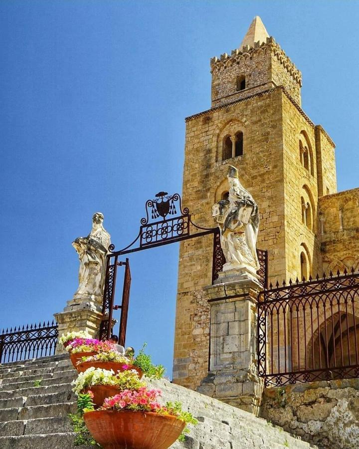 Familyholidays La Finestra Di Fronte Cefalù Exterior foto