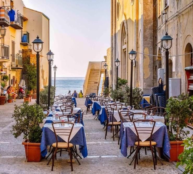 Familyholidays La Finestra Di Fronte Cefalù Exterior foto