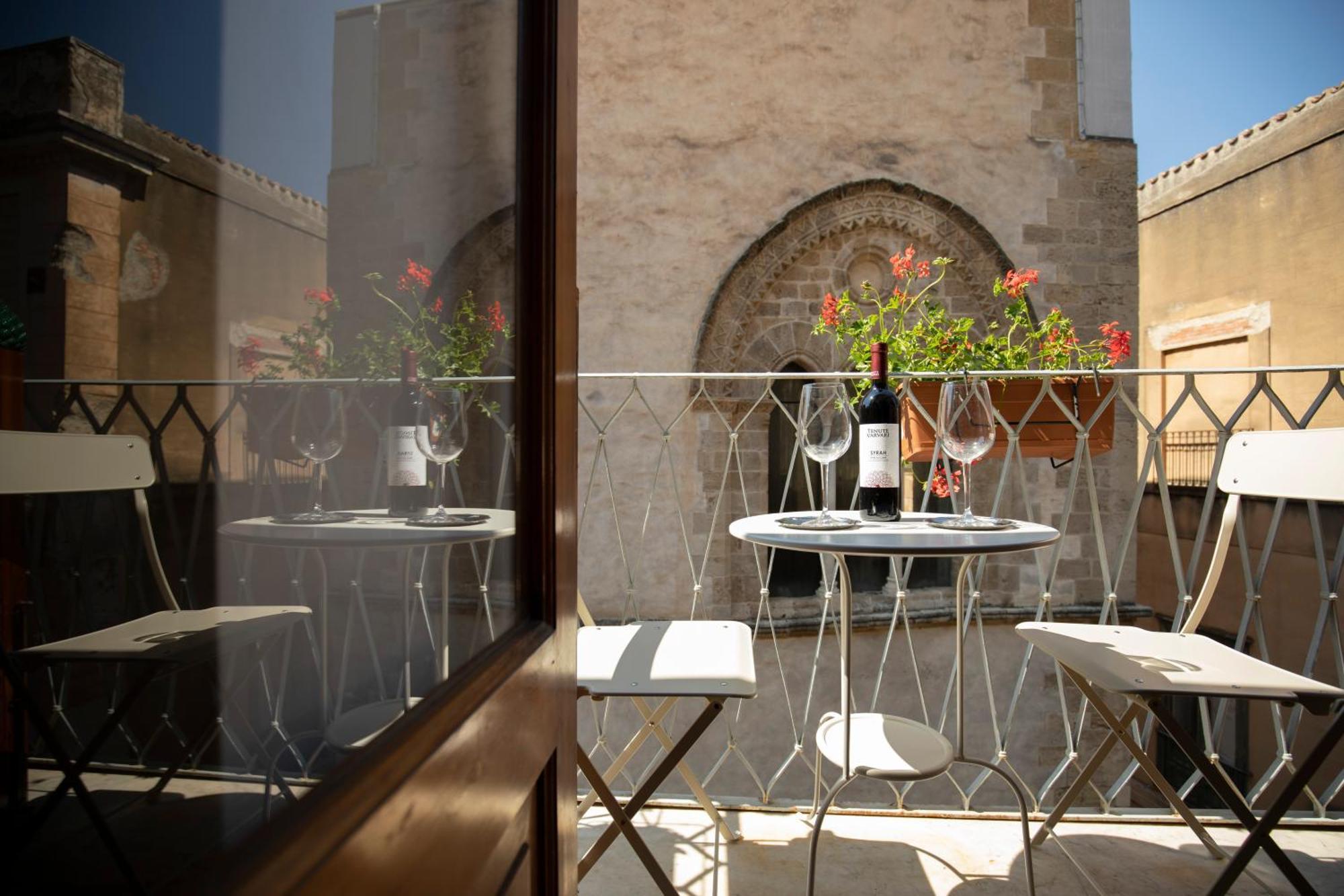Familyholidays La Finestra Di Fronte Cefalù Exterior foto